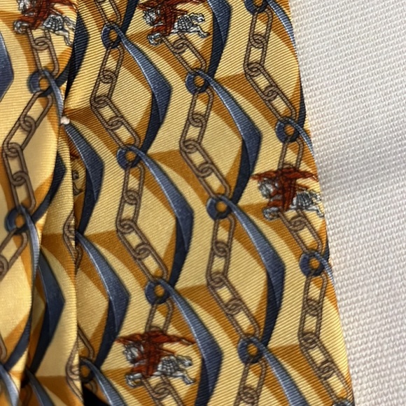 Burberry Silk Necktie with Burberry Signature Design - Picture 6 of 6
